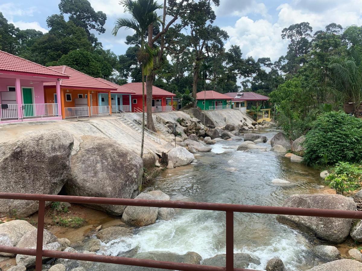 Chalet Latip D'Ayer Itam Hotell Kampong Ayer Hitam  Exteriör bild
