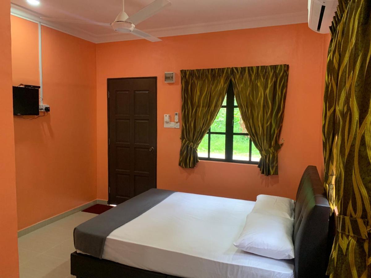 Chalet Latip D'Ayer Itam Hotell Kampong Ayer Hitam  Exteriör bild